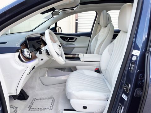 Used 2023 Mercedes-Benz EQE 500 4MATIC SUV image 16