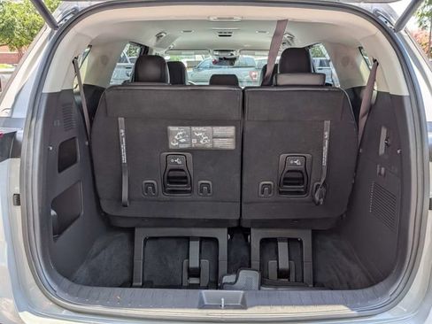 Used 2023 Kia Carnival EX FWD image 14
