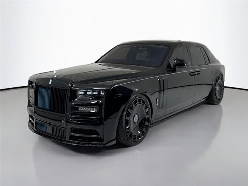 Used 2024 Rolls-Royce Phantom Sedan image 11