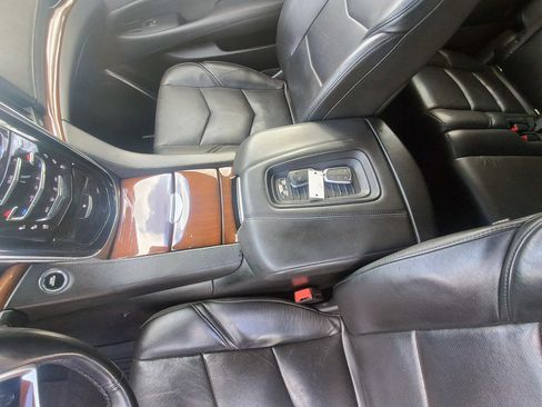 Used 2018 Cadillac Escalade ESV Premium Luxury AWD/4WD image 25