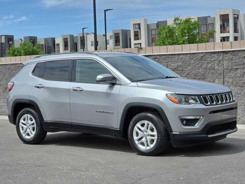 Used 2019 Jeep Compass Limited FWD image 2