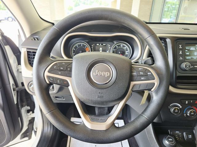 Used 2017 Jeep Cherokee Sport AWD/4WD image 18