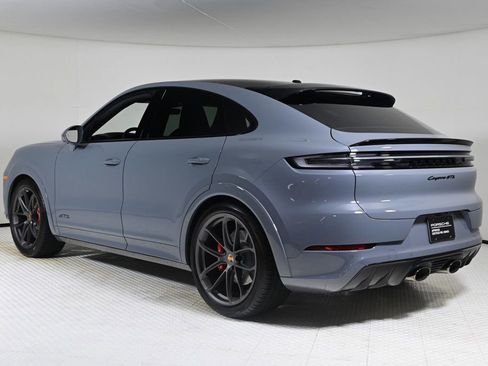 Certified 2025 Porsche Cayenne GTS image 3