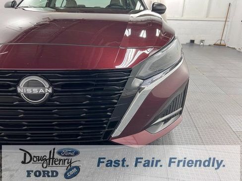 Used 2025 Nissan Altima 2.5 SV image 11