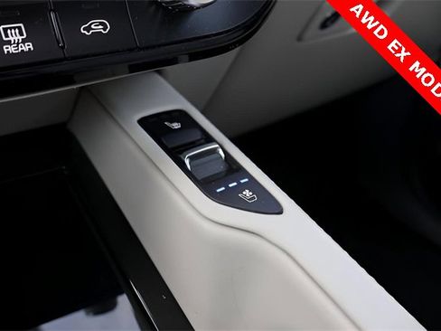 Used 2024 Kia Telluride EX image 29