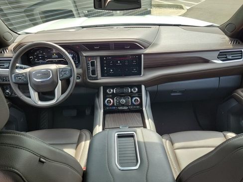 Used 2024 GMC Yukon Denali AWD/4WD image 11
