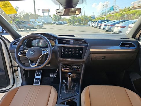 Certified 2023 Volkswagen Tiguan SE R-Line image 12