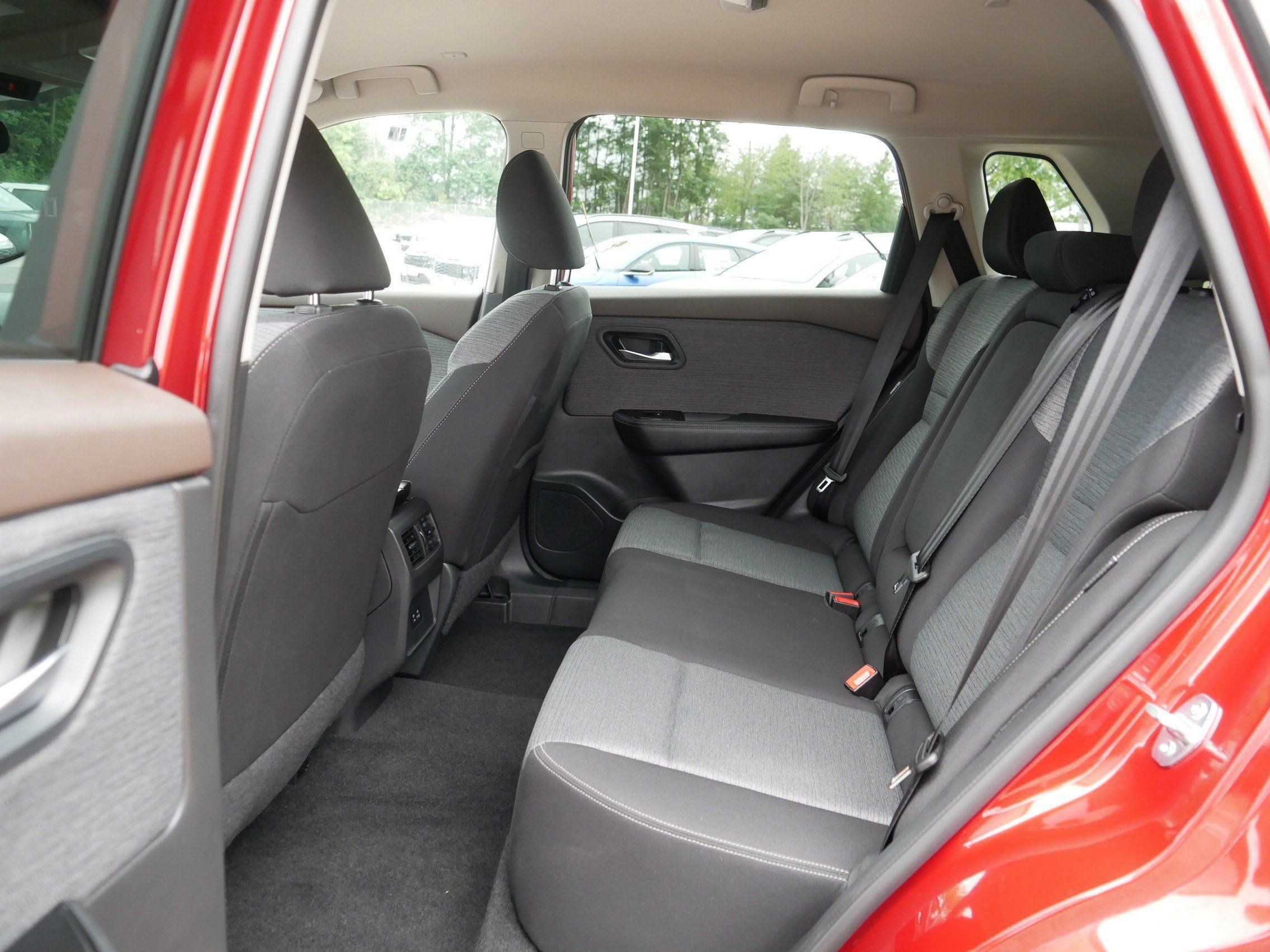 Certified 2023 Nissan Rogue SV AWD/4WD image 35