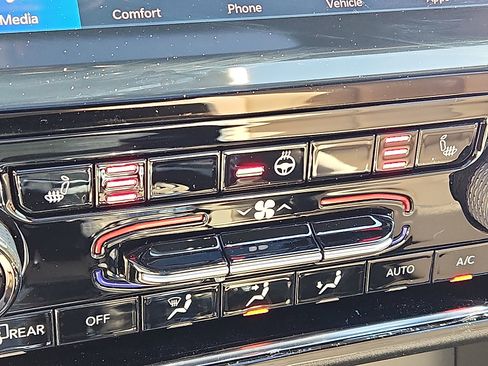 New 2025 Jeep Grand Cherokee Limited image 17