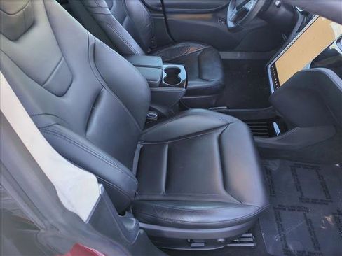 Used 2015 Tesla Model S 70 image 22
