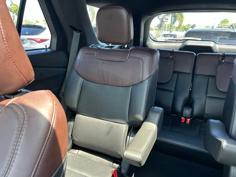 Used 2023 Ford Explorer Platinum w/ Technology Package AWD/4WD image 12