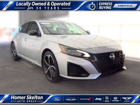 Used 2024 Nissan Altima 2.5 SR FWD image 1