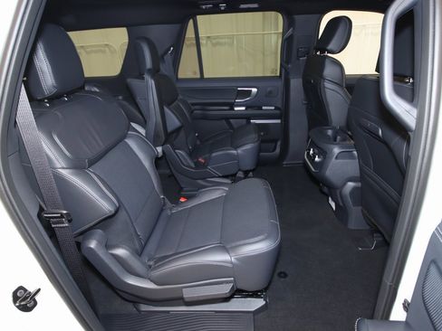 New 2025 Ford Expedition Max Platinum w/ Stealth Performance Package image 17