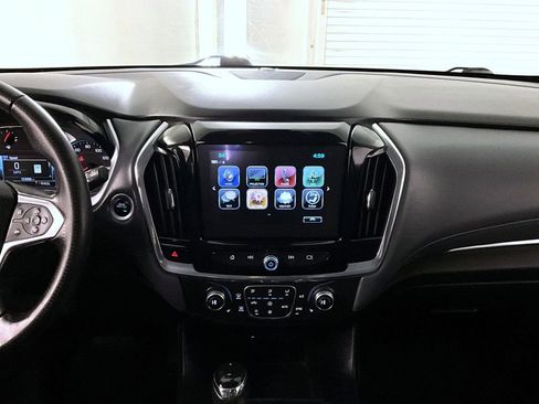 Certified 2018 Chevrolet Traverse LT image 12