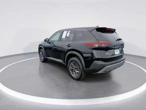 Used 2023 Nissan Rogue S image 6