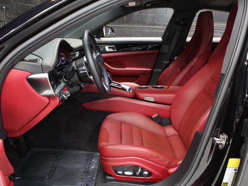 Used 2018 Porsche Panamera 4 AWD/4WD image 30