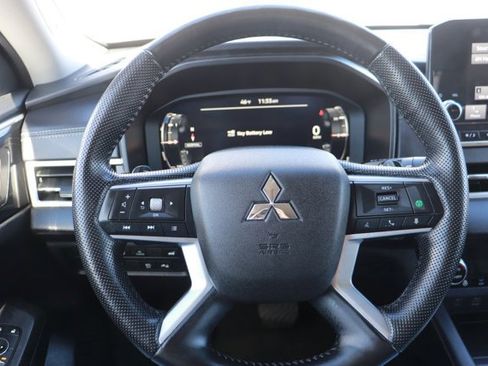 Used 2024 Mitsubishi Outlander 4WD Plug-In Hybrid image 22