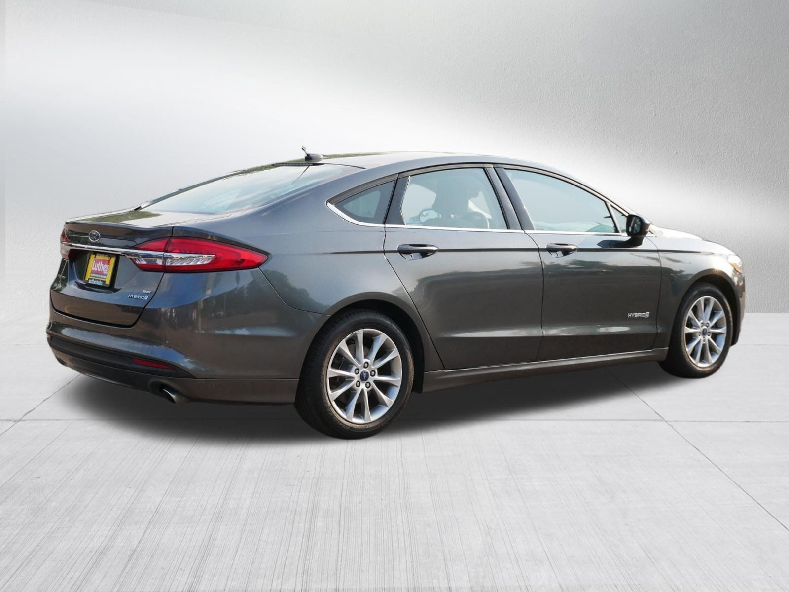 Used 2017 Ford Fusion SE FWD image 7