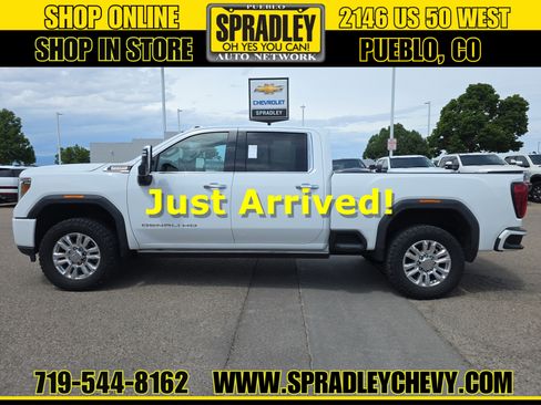 Used 2021 GMC Sierra 2500 Denali w/ Denali Ultimate Package AWD/4WD image 1