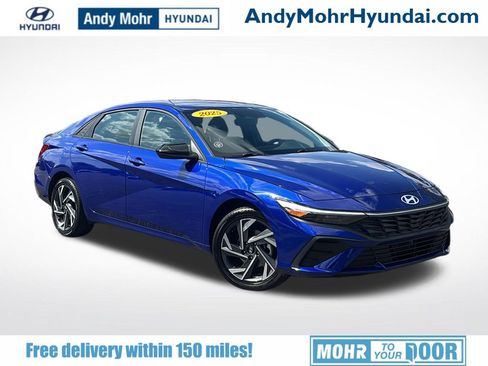 Used 2025 Hyundai Elantra SEL FWD image 1