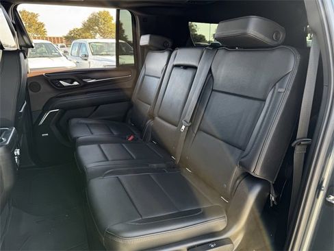 Used 2021 GMC Yukon XL Denali w/ Denali Ultimate Package image 29