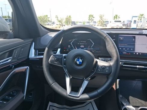 Used 2025 BMW X1 xDrive28i AWD/4WD image 9