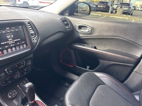 Used 2021 Jeep Compass Trailhawk image 21