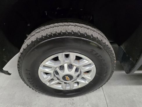 Used 2025 Chevrolet Silverado 2500 LT w/ Convenience Package image 12