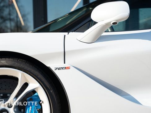 Used 2020 McLaren 720S Spider image 8