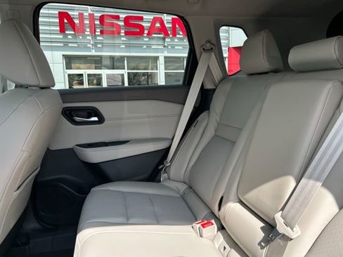 New 2026 Nissan Rogue SV AWD/4WD image 17