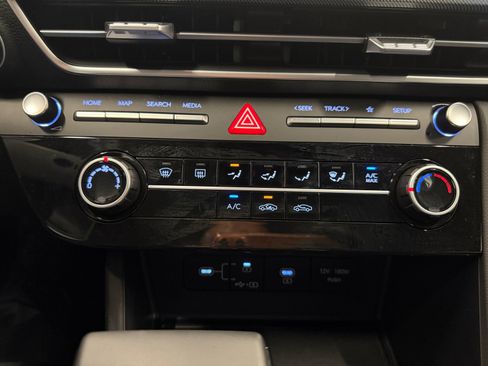 Used 2025 Hyundai Sonata SE FWD image 18