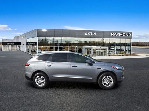 Certified 2018 Buick Enclave Essence w/ Trailering Package FWD image 2