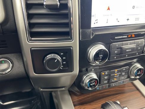 Used 2017 Ford F150 Lariat w/ Equipment Group 502A Luxury image 18