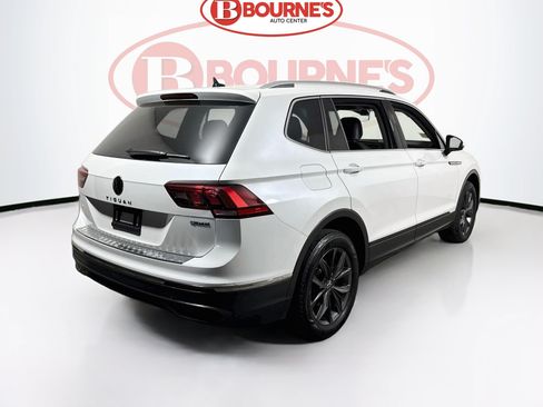 Used 2023 Volkswagen Tiguan SE AWD/4WD image 10