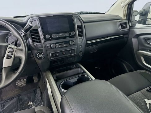 Used 2024 Nissan Titan SV w/ SV Convenience Package image 18