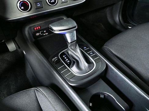 Used 2025 Hyundai Kona SE FWD image 16