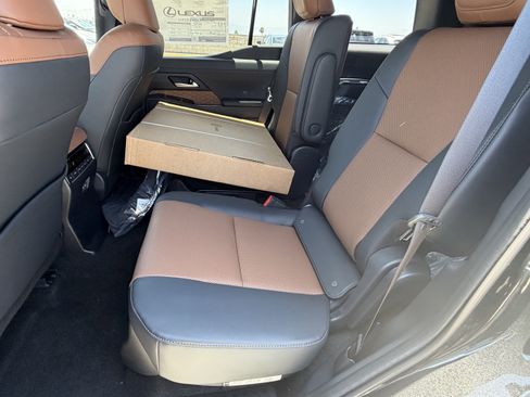 New 2026 Lexus GX 550 AWD/4WD image 28