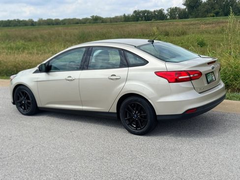Used 2017 Ford Focus SE FWD image 14
