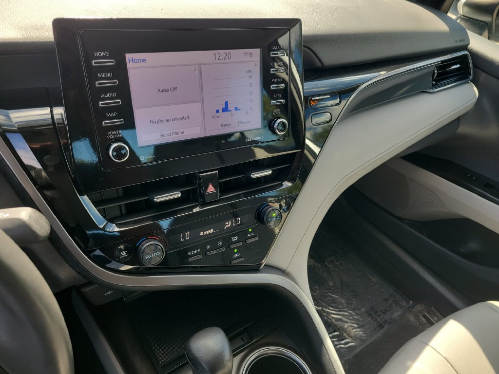 Used 2024 Toyota Camry SE FWD image 14
