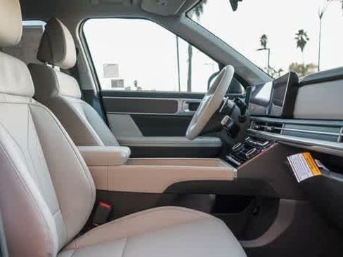 Used 2025 Hyundai Santa Fe SEL FWD image 21