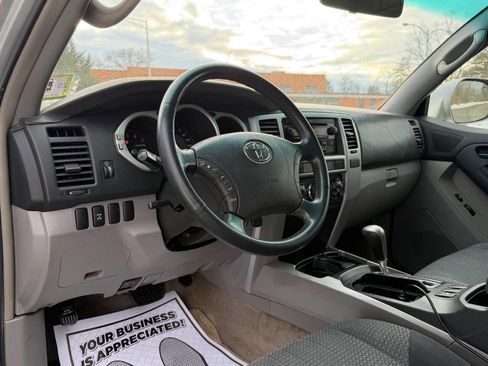 Used 2004 Toyota 4Runner SR5 image 7