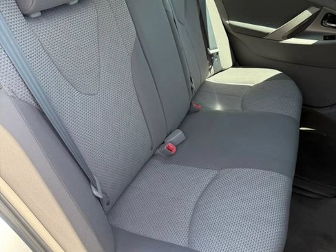 Used 2010 Toyota Camry LE FWD image 11