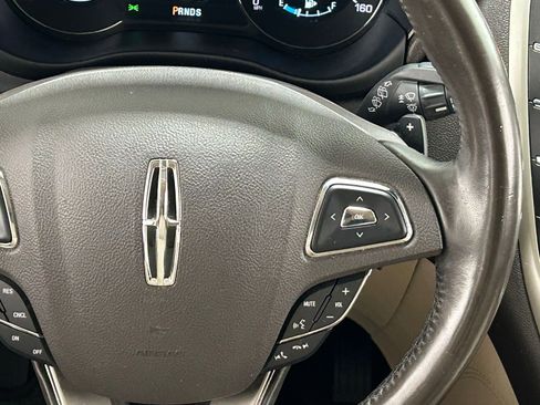 Used 2018 Lincoln MKC Select w/ Select Plus Package FWD image 13