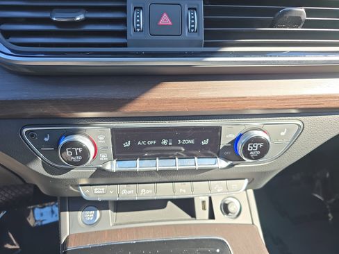 Certified 2025 Audi Q5 2.0T Premium Plus w/ Premium Plus Package image 19