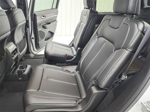 New 2026 Jeep Grand Cherokee L Limited image 35