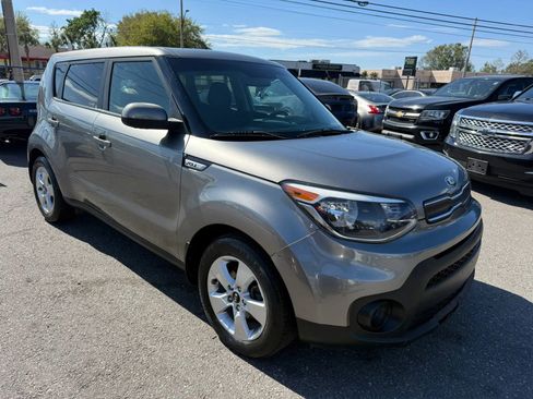 Used 2019 Kia Soul w/ Convenience Package image 3