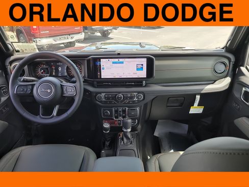 Used 2025 Jeep Gladiator Mojave image 11