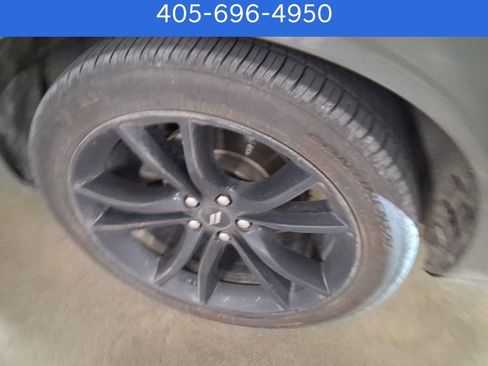 Used 2017 Dodge Challenger SXT Plus image 10