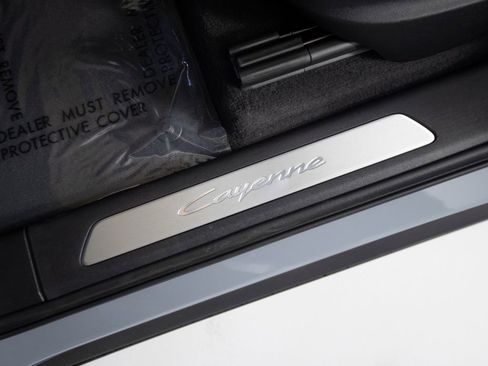 New 2026 Porsche Cayenne Coupe AWD/4WD image 21
