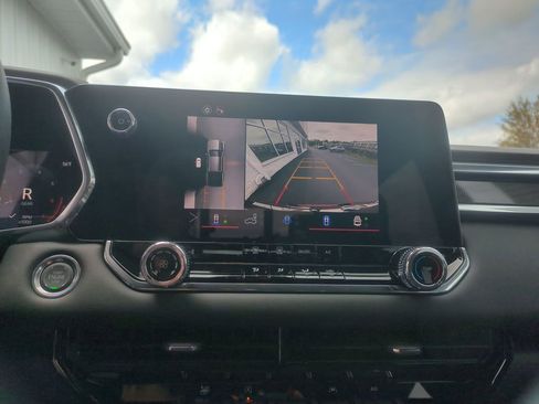 New 2026 GMC Canyon Elevation w/ Technology Package AWD/4WD image 11